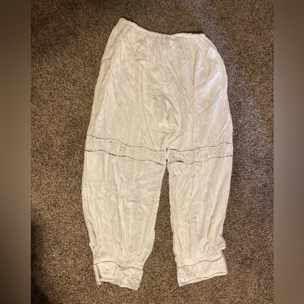 Vintage Elegant White Wide Leg Bloomers Pants eyelet details - Picture 7 of 7